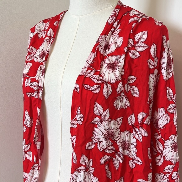 Bright Red Floral Shawl - Picture 3 of 3